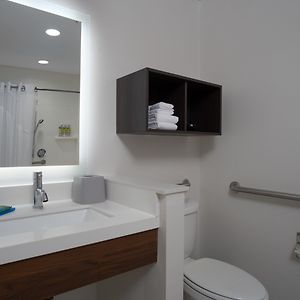King Room Mobility or hearing accessible